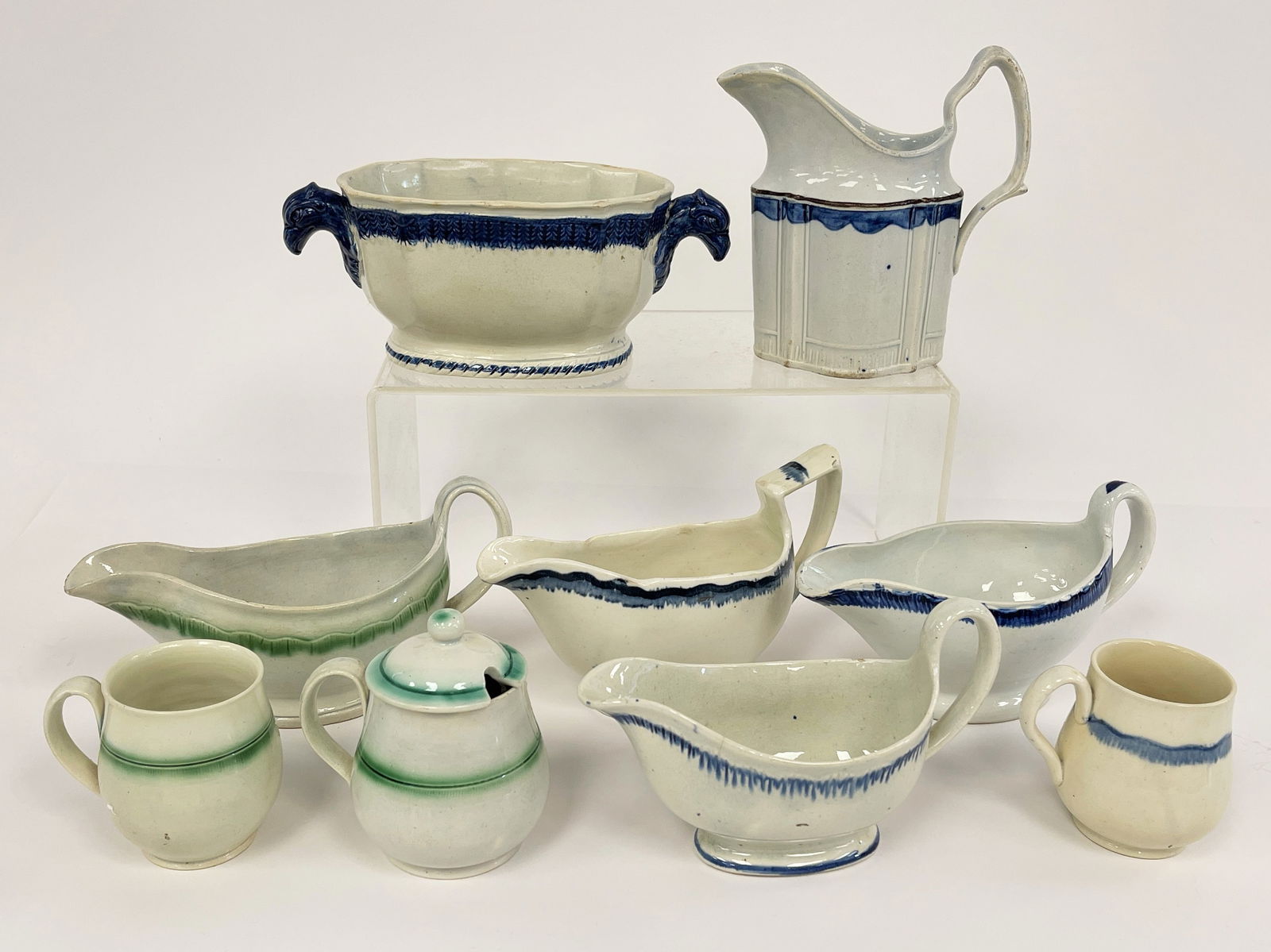 MISC LEED SUGARS , CREAMERS , CUPS (1 of 2)