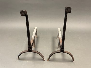 A PAIR OF 18TH C FACETED BALL TOP WROUGHT IRON ANDIRONS, C.1730