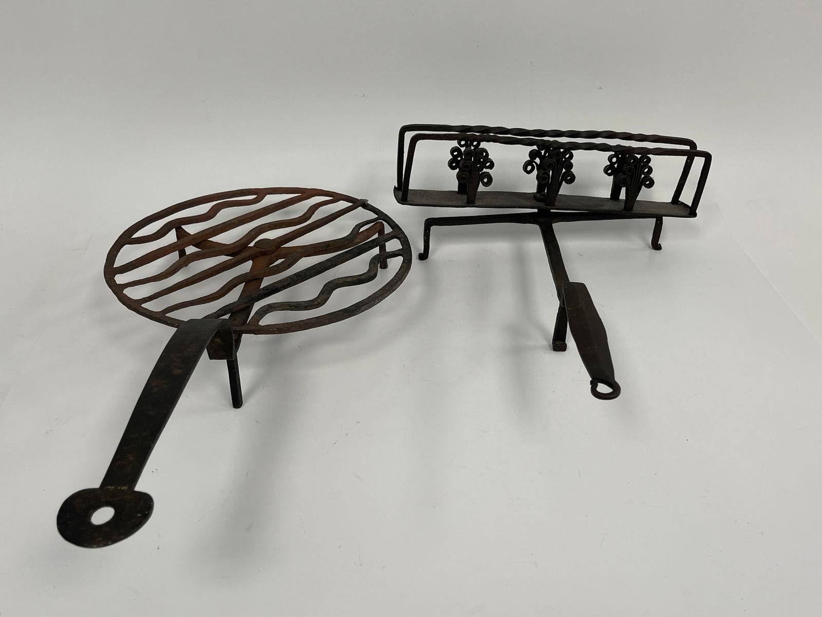 A LOT OF 2 18TH C WROUGHT IRON FIREPLACE ROASTER, OLD SURFACE (1 of 3)