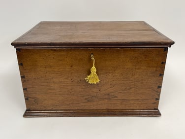 ANTIQUE WALNUT DOVETAIL BOTTLE/VALUABLES BOX