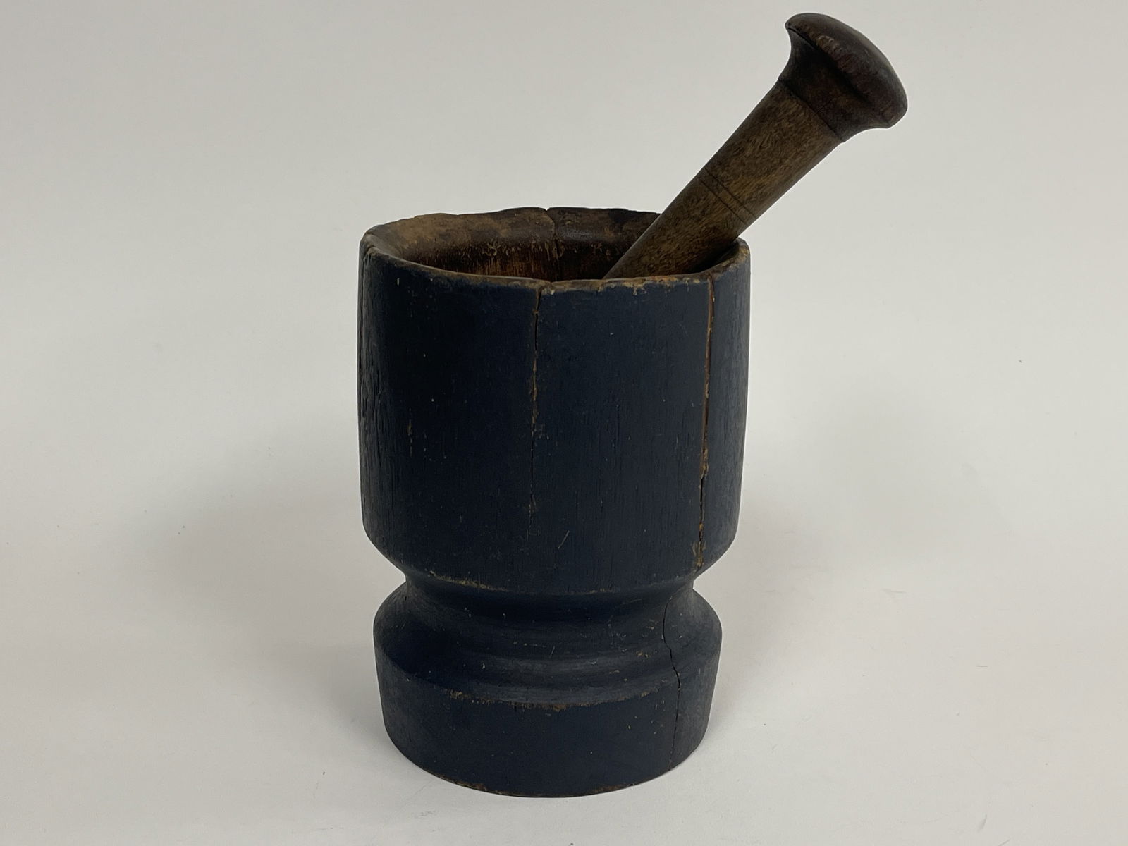 EARLY COUNTRY MORTAR & PESTLE (1 of 5)