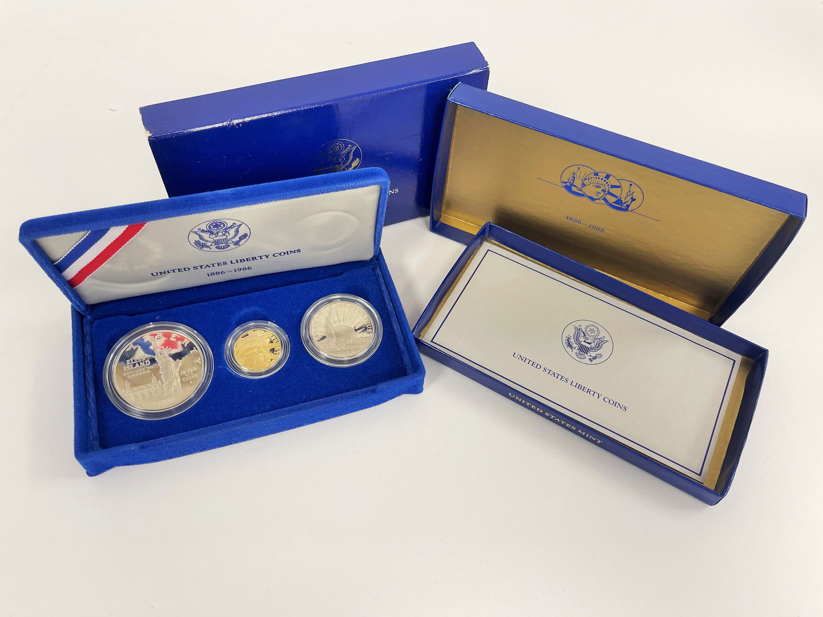 US LIBERTY COIN SET (1 of 3)