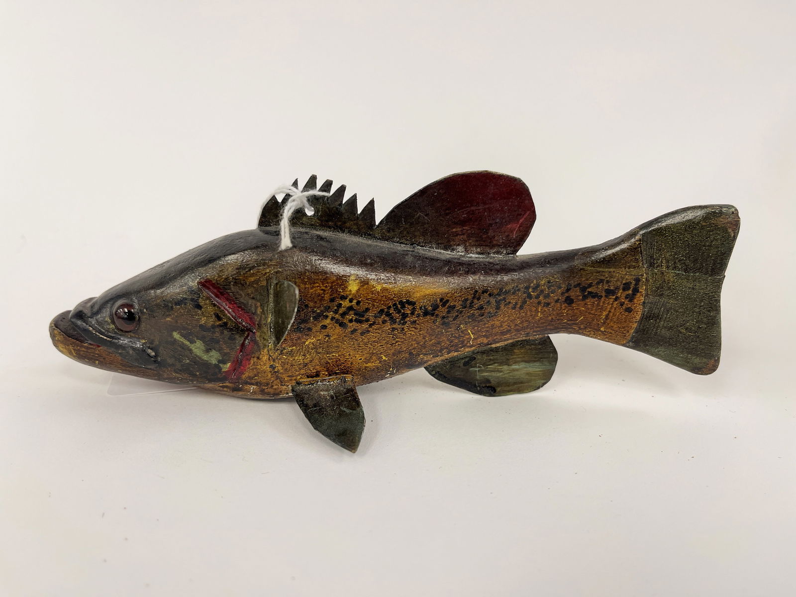 FOLK ART PAINTED FISH DECOY (1 of 4)
