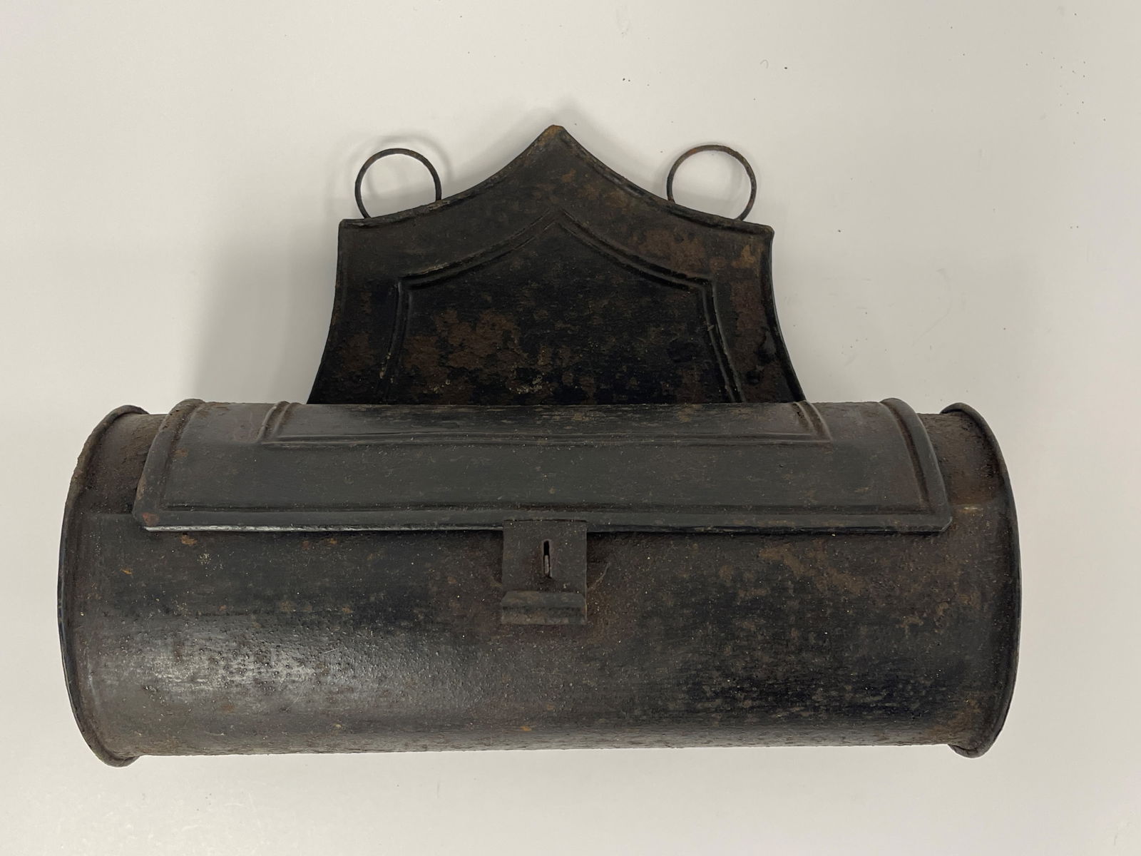 ROUND FORGED SHEET IRON DECORATIVE HANGING CANDLE BOX (1 of 4)