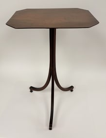 UNUSUAL FEDERAL PERIOD CANDLE STAND