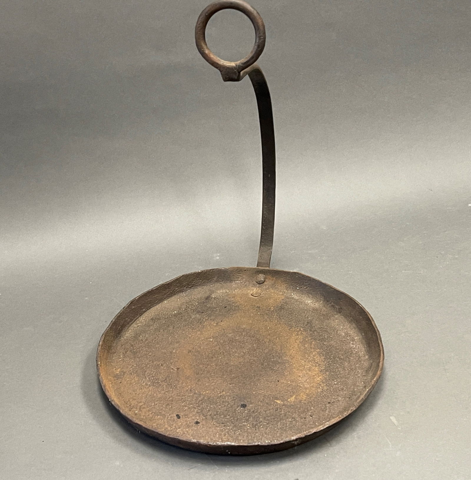 PILGRIM 17TH C WI HANGING GRIDIRON IN OLD SURFACE AMERICAN C. 1680 (1 of 5)