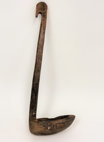 UNUSUAL TURNED HANDLE 18THC WOODEN FAT SKIMMER