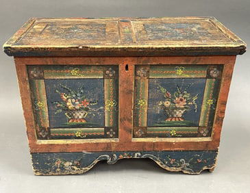 18TH C PAINTED DECORATED DIMINUTIVE CHEST