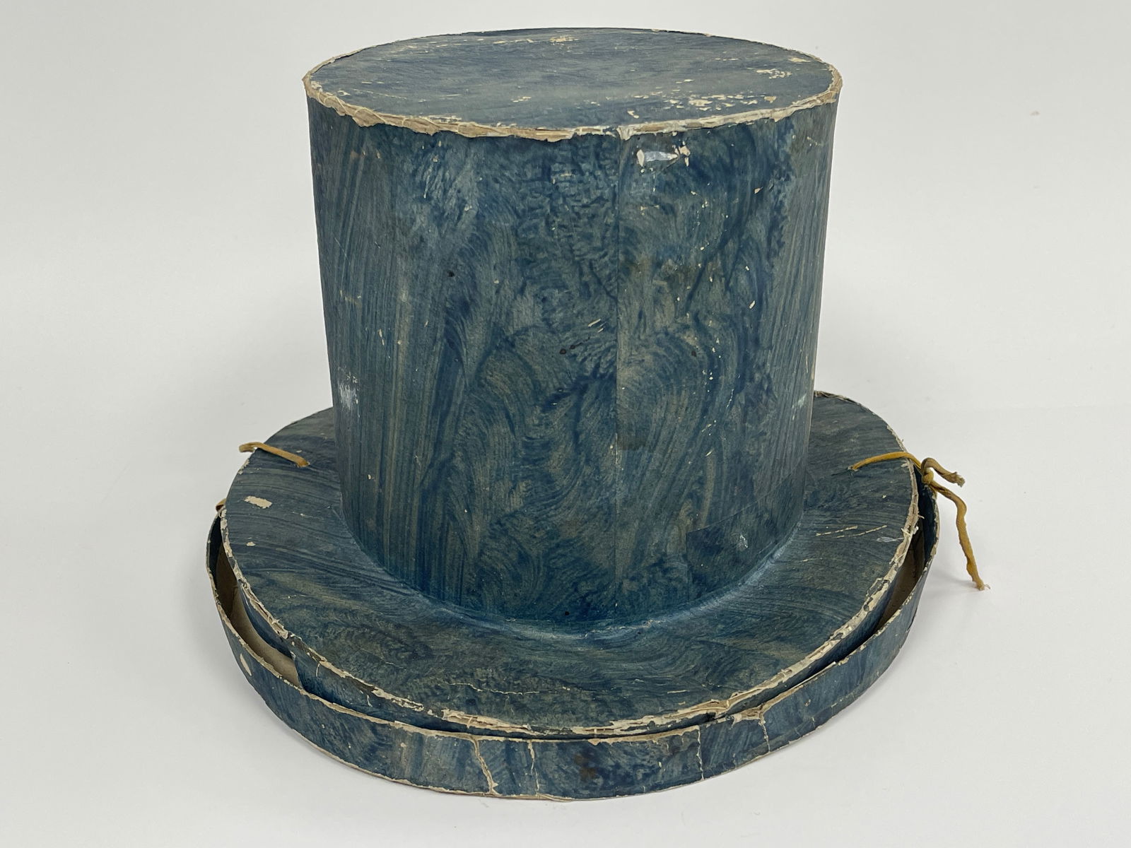 UNUSUAL BLUE WALLPAPER TOP HAT SHAPED BOX W/ COVER,WITH ORIGINAL HAT INSIDE (1 of 6)