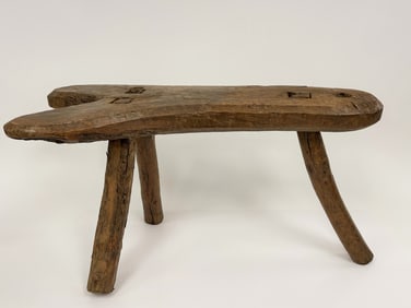 SHAPED 3 LEGGED WOODEN MILKING STOOL