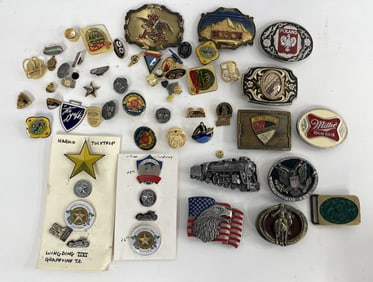 GROUPING OF COLLECTIBLE PINS, BUCKLES