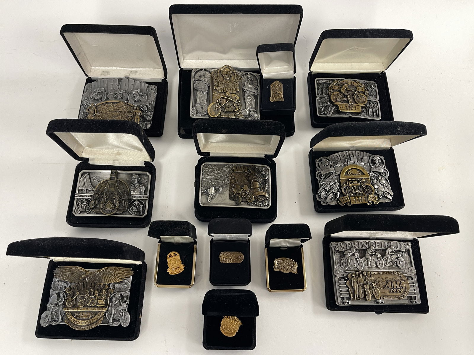 GROUPING OF MOTORCYCLE RELATED BELT BUCKLES AND PINS (1 of 6)