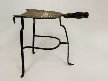 IRON 3 LEGGED TRIVET W LYRE SHAPED BRASS TOP & OLD FINISH TURNED WOODEN HANDLE