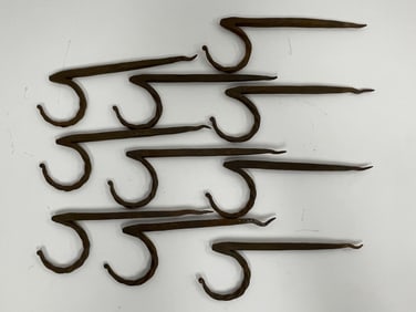 10 DECORATIVE IRON STICKING TOMMY BEAM HOOKS