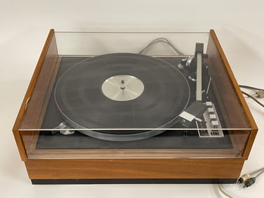 ELAC TURNTABLE MADE IN GERMANY