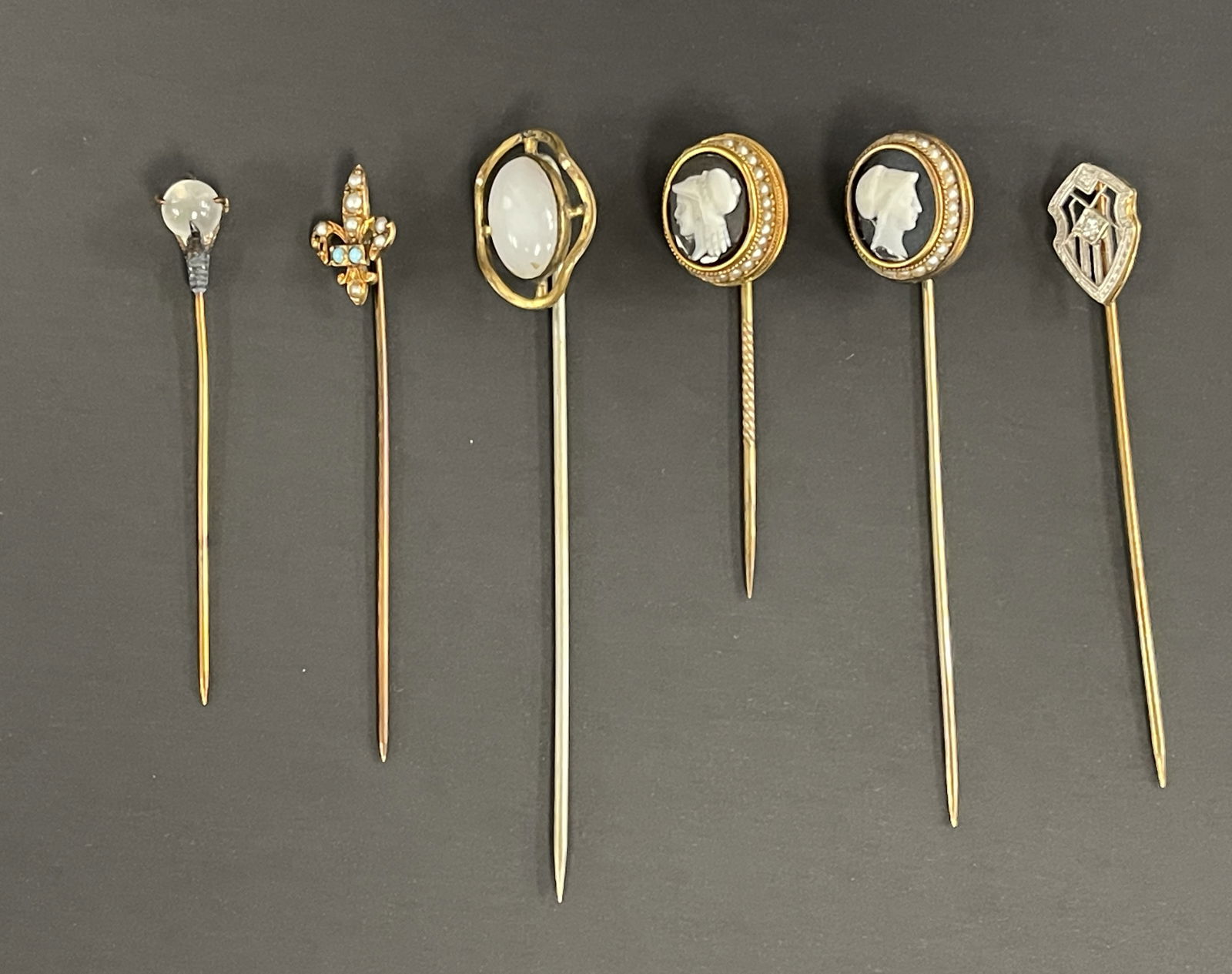 MISC HAT PINS, ONE MARKED 14K , OTHERS UNTESTED (1 of 2)