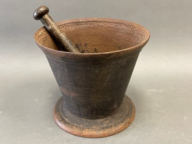 LARGE MERCHANTS IRON MORTAR AND PESTLE