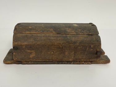 ROSEHEAD NAILED WOODEN HETCHELL W/ DOME SHAPED NAILED PROTECTIVE TOP DATED 1767