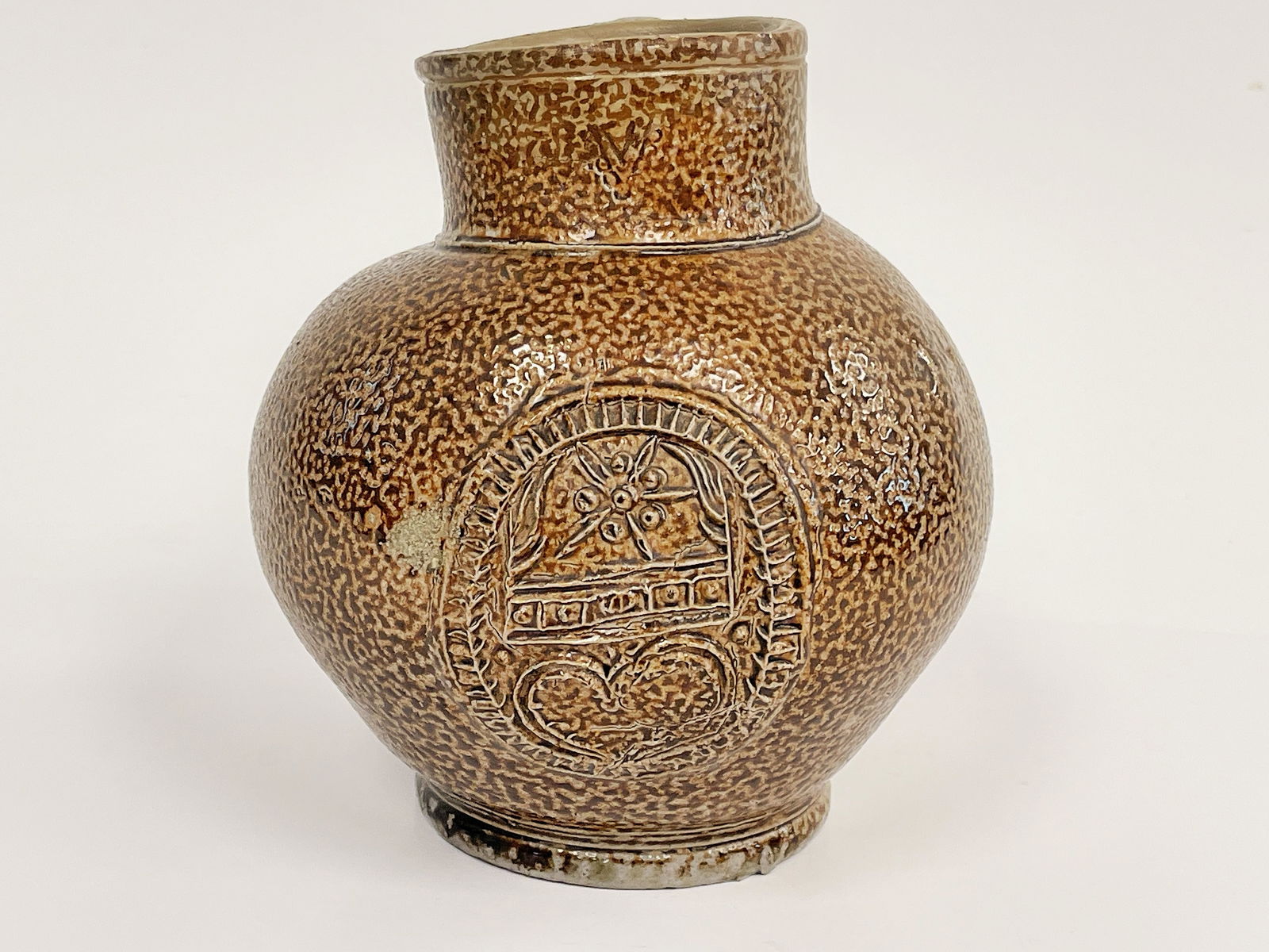 MID 17TH C BELLARMINE STONEWARE WIDE MOUTH POT W/ ORIGINAL CARTOUCHE DECORATED FRONT (1 of 6)