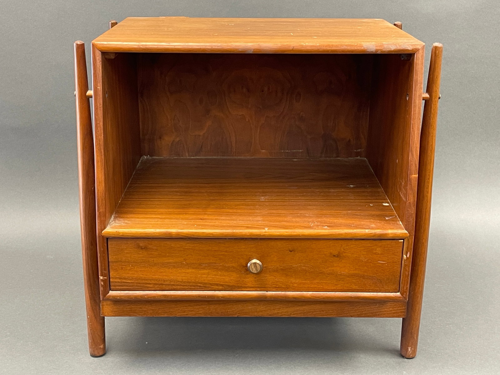 MODERN SIDE TABLE BY DREXEL: MID CENTURY MODERN SIDE TABLE BY DREXEL