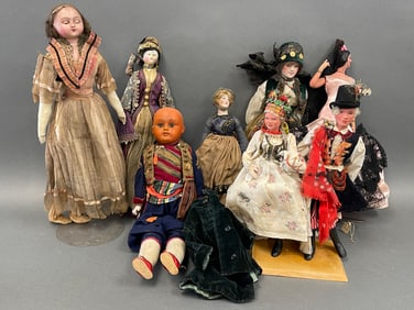 GROUPING OF MISC. DOLLS