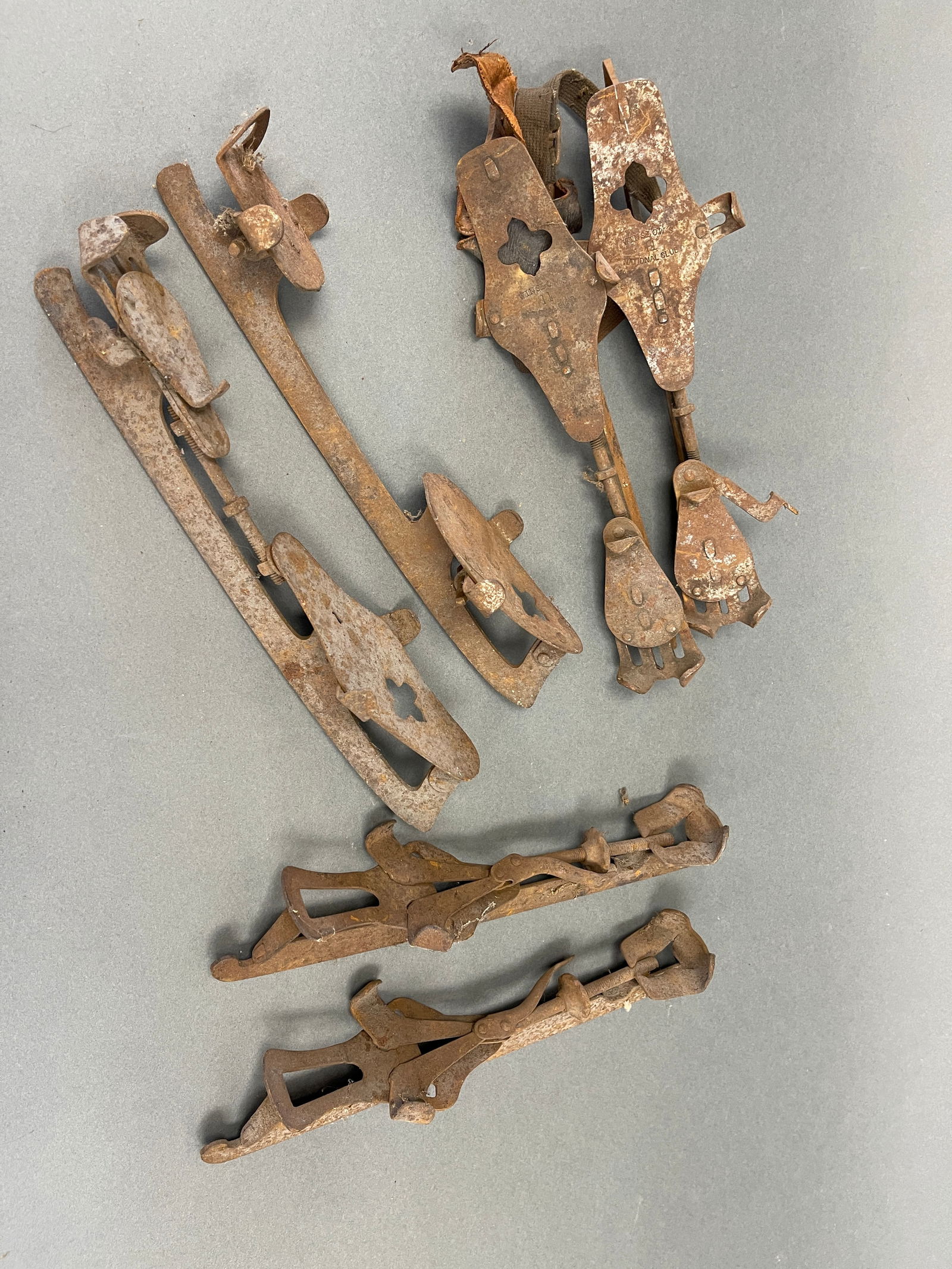 3 SETS OF IRON ICE SKATES (1 of 1)