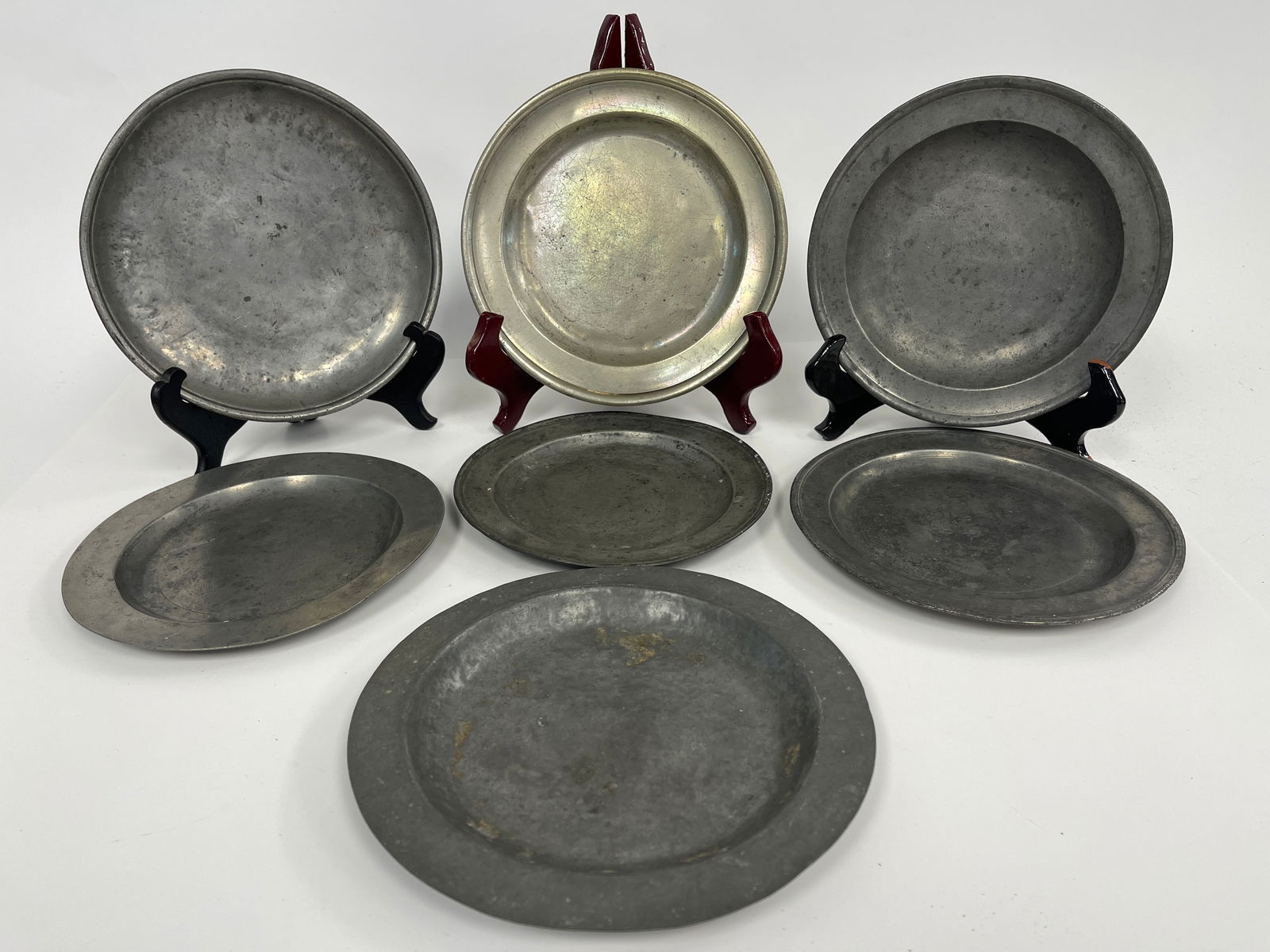 SEVEN MISC EARLY PEWTER PLATES SOME SIGNED (1 of 6)