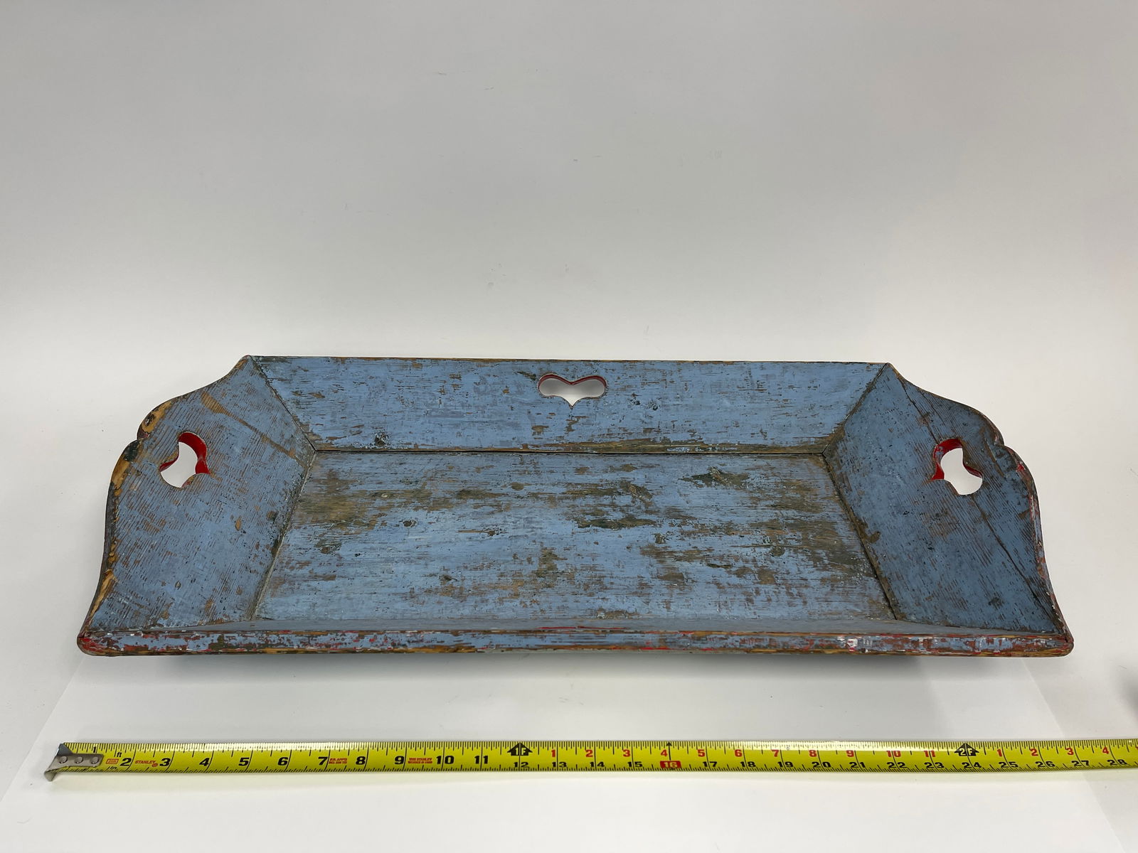 BLUE PAINTED CARRIER TRAY WITH HEART CUTOUTS (1 of 4)