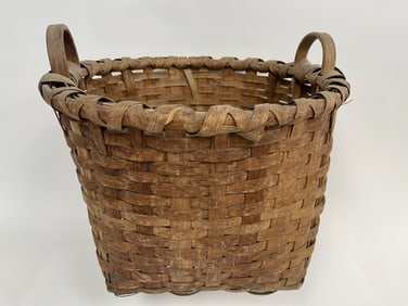 LARGE TWO HANDLED APPLE BASKET , SOLID