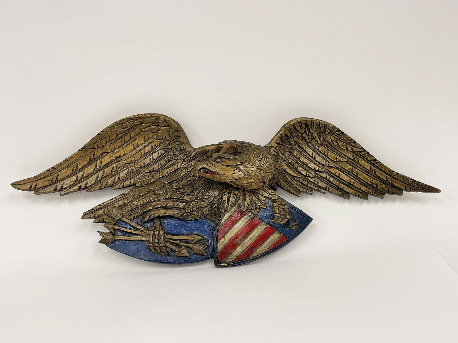 CARVED AND PAINTED AMERICAN EAGLE SIGNED DUPUY (1 of 5)