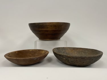GROUPING OF THREE EARLY BOWLS