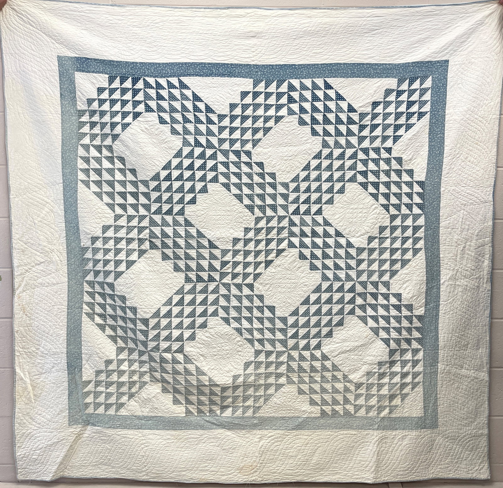 PATCHWORK QUILT: PATCHWORK QUILT 73 X 75