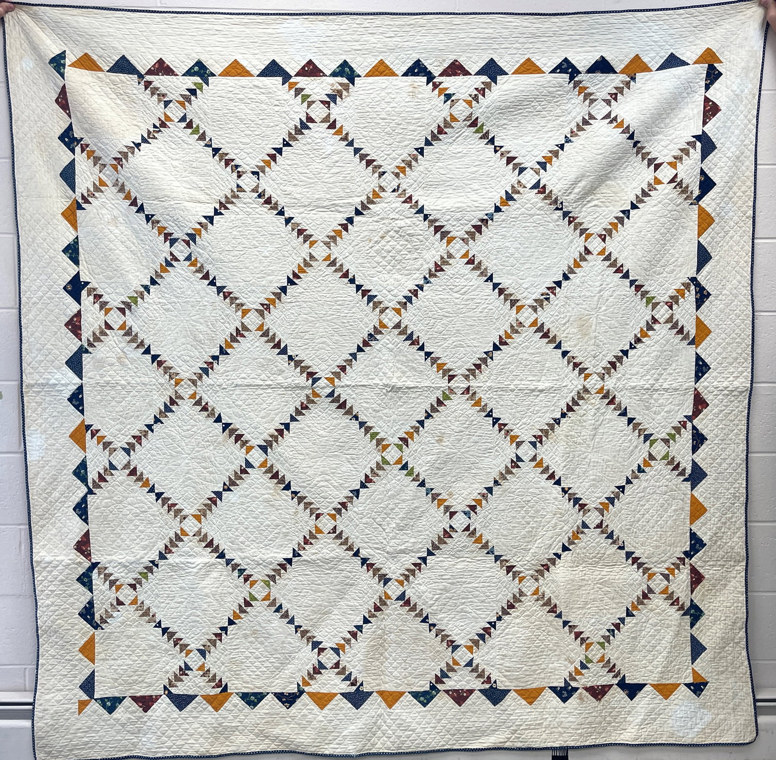 PATCHWORK QUILT: PATCHWORK QUILT 82 X 96