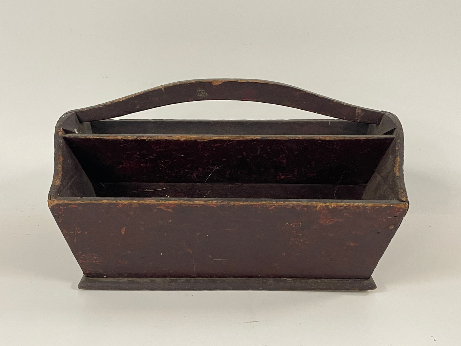 EARLY PAINTED CARRIER W CENTER TRAY (1 of 5)