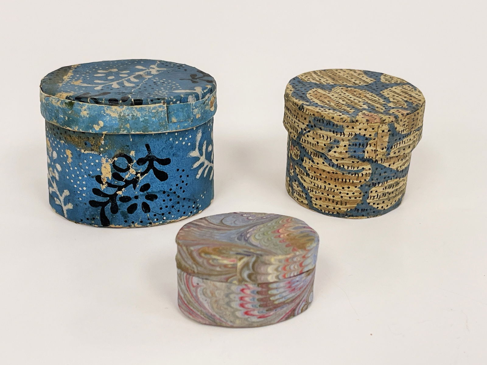 THREE MINIATURE WALLPAPER BOXES (1 of 3)
