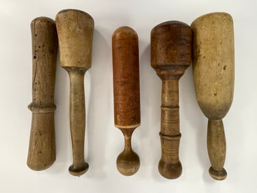 GROUPING OF FIVE MASHERS , PESTLES