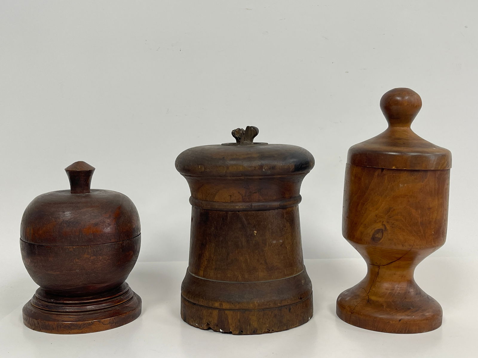 GROUPING OF THREE COVERED PEDESTAL JARS (1 of 3)