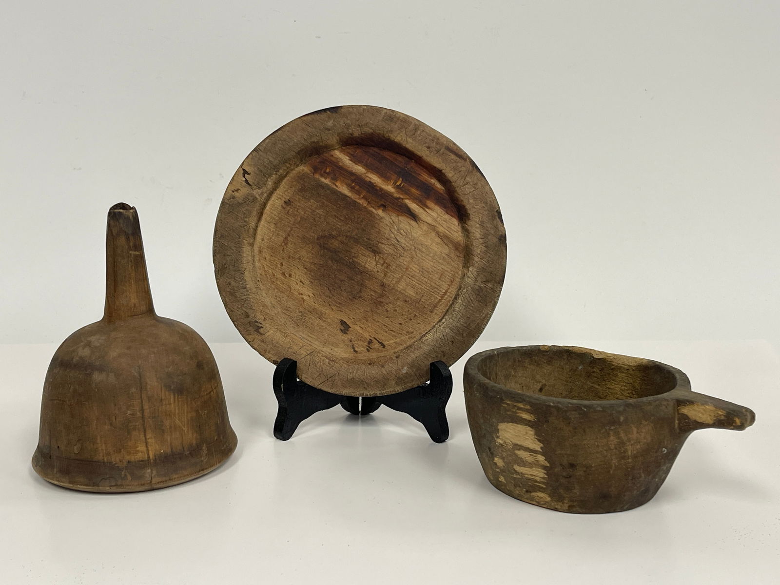 GROUPING OF PRIMITIVE TREEN (1 of 4)