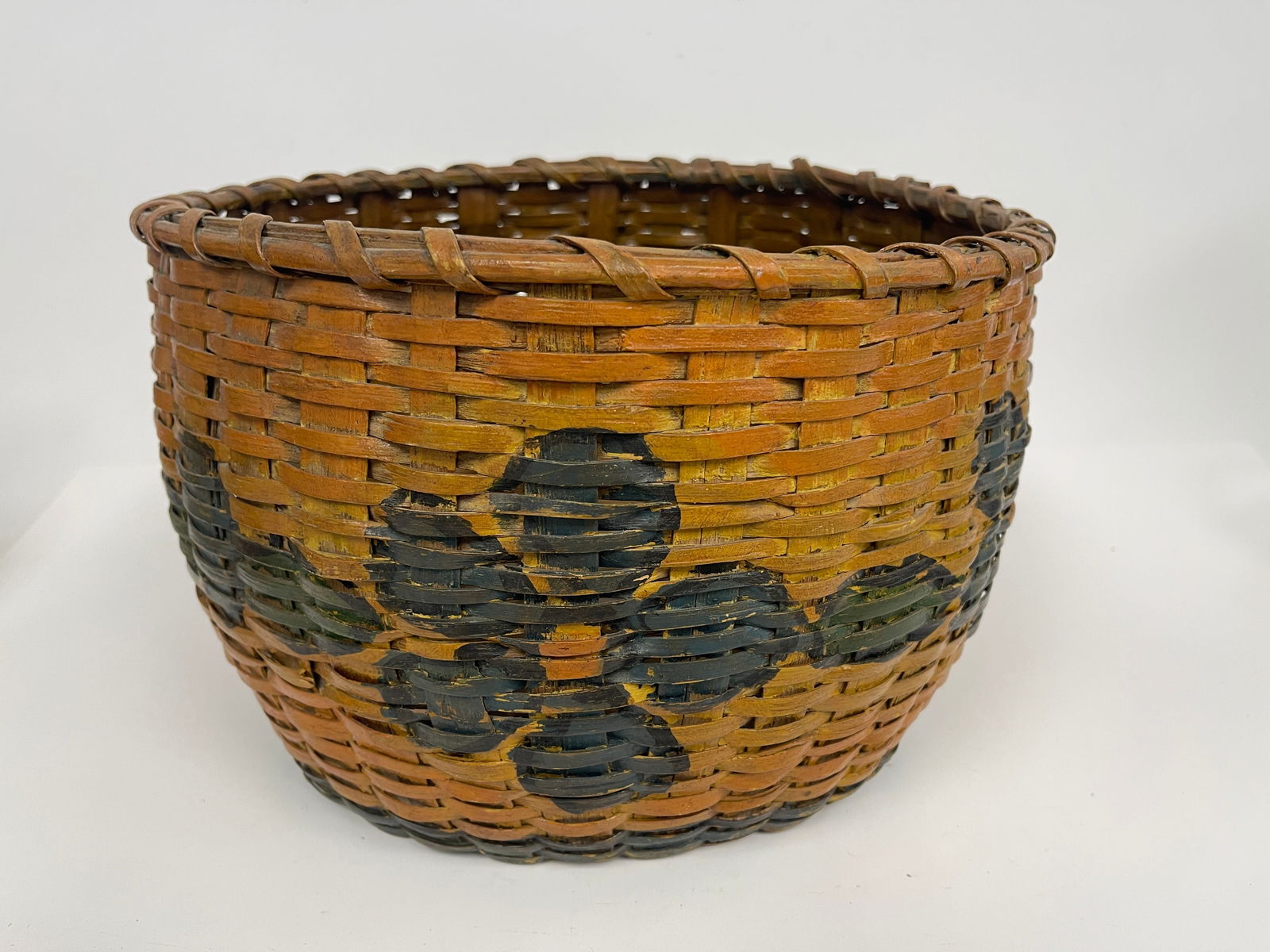 LARGE PAINT DECORATED BASKET (1 of 4)