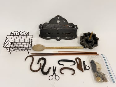 MISC LOT TO INCLUDE SOAPSTONE CARDHOLDER, STRICKERS WIRE SOAP DISH ETC