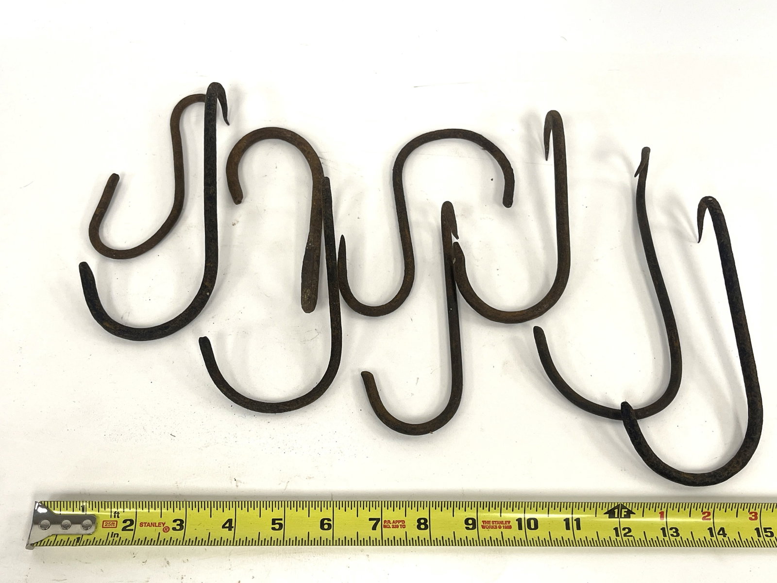 GROUPING OF IRON POT HOOKS: GROUPING OF IRON POT HOOKS