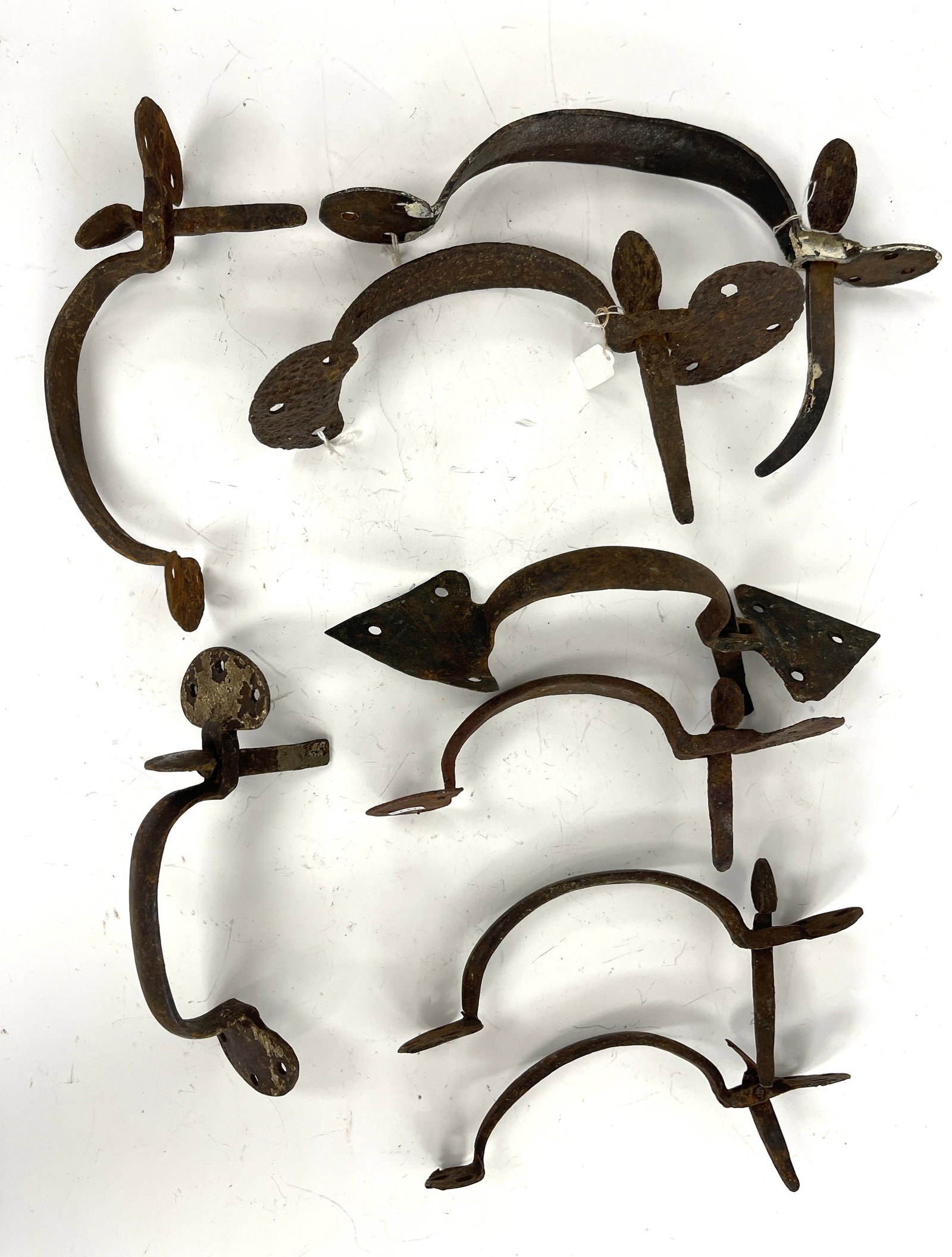 8 IRON DOOR PULLS WITH THUMB LATCH: 8 IRON DOOR PULLS WITH THUMB LATCH