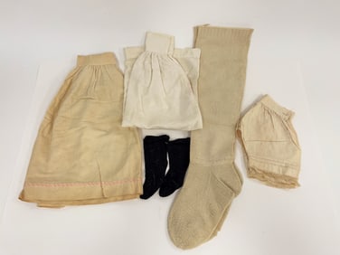 MISC TEXTILE LOT CHILDS SKIRTS,SOCKS,KNICKERS,ADULT WOOL SOCKS