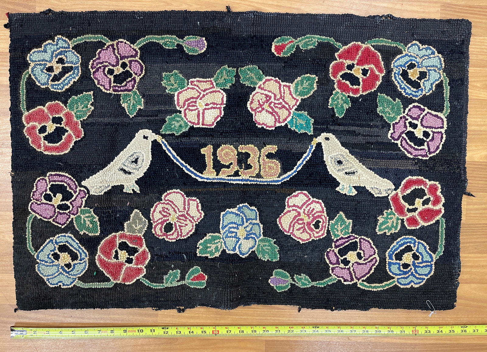 HOOKED RUG 1936 WITH BIRDS (1 of 1)