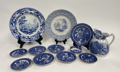 GROUPING OF BLUE AND WHITE CHINA INCLUDED DAVENPORT