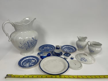GROUPING OF BLUE AND WHITE CHINA, WASH SET