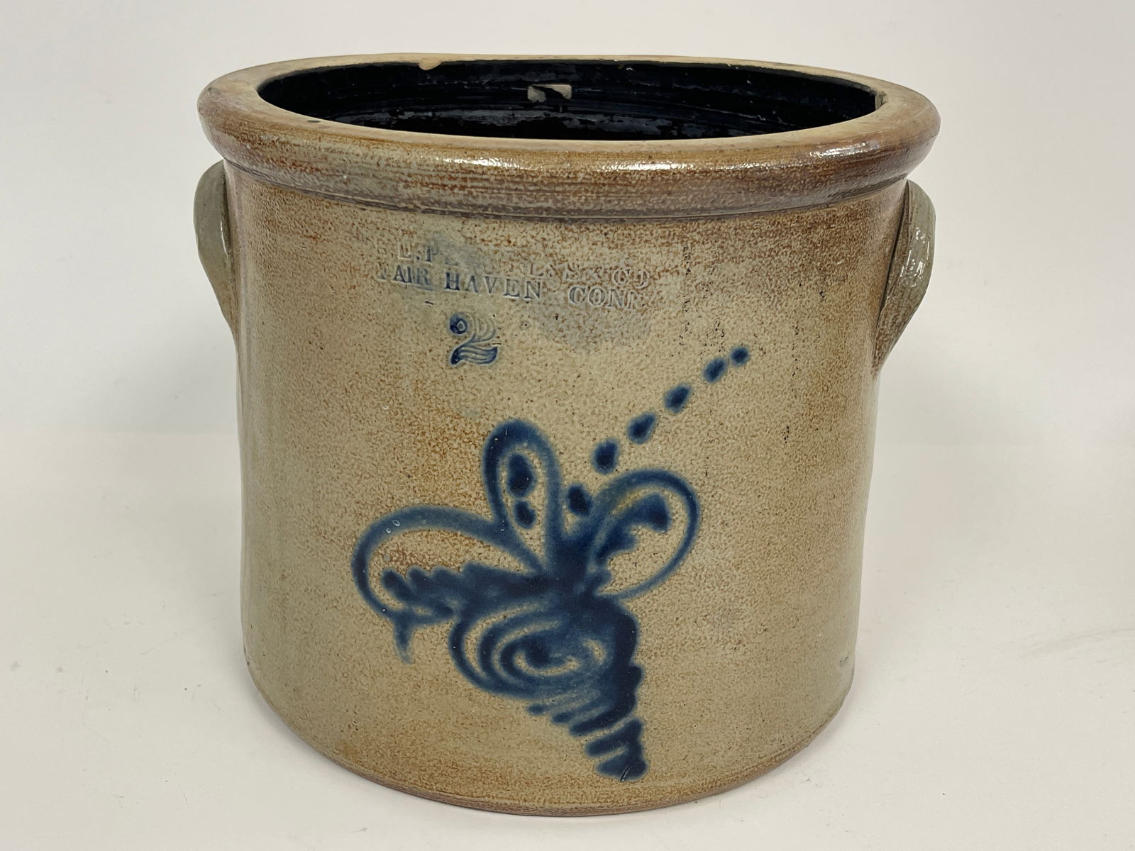 BLUE DECORATED STONEWARE CROCK , NEW HAVEN ,CT: BLUE DECORATED STONEWARE CROCK , NEW HAVEN ,CT 9" X 10"