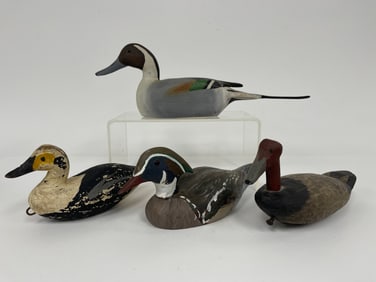 GROUPING OF FOUR SMALL PAINTED DUCK DECOYS