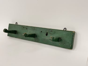 PRIMITIVE PAINTED HOOK RACK
