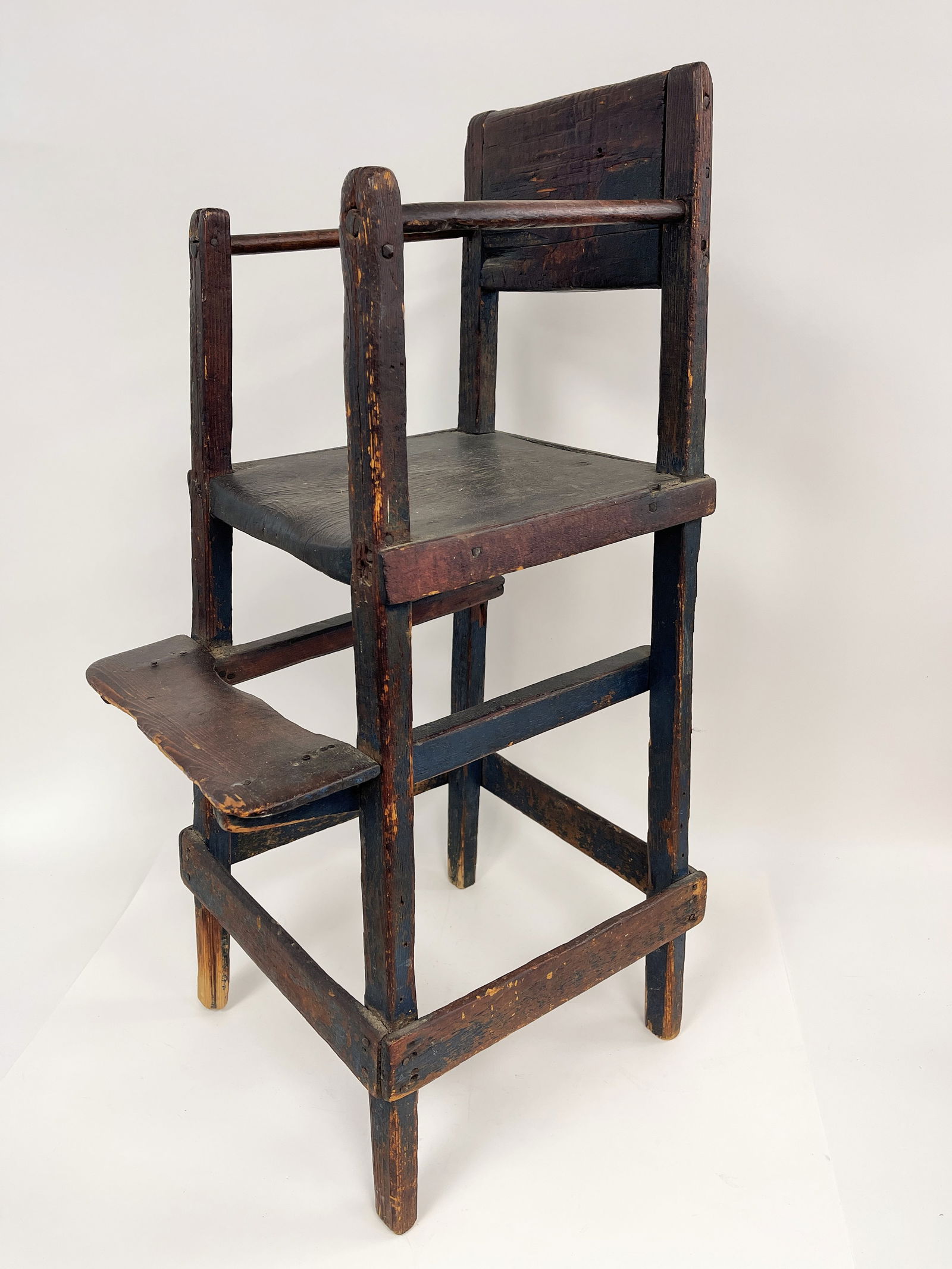 18TH C PRIMITIVE CHILD'S TABLE CHAIR